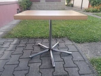 Televizní stolek