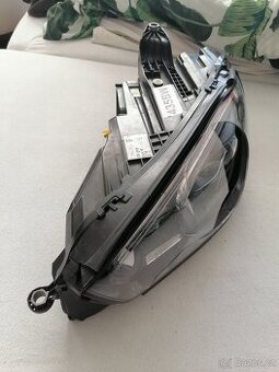 Levé přední světlo na Mercedes Benz GLE w167