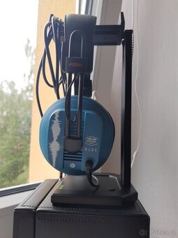 Dekoni Blue