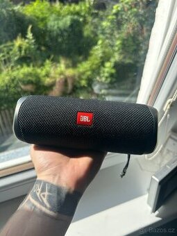 JBL Flip 5 – výborný stav