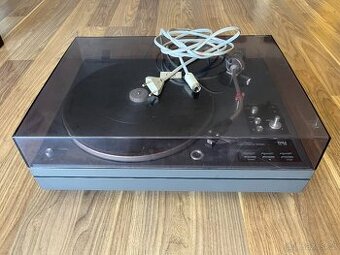 Gramofon Tesla MC400