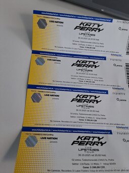 Katy Perry PŮVODNÍ CENA super sezení sektor 118 2-6 lístků