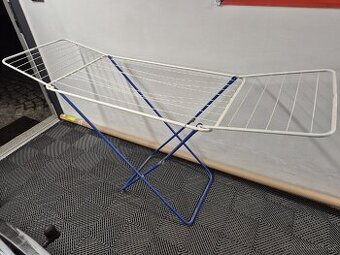 Skládací sušák na prádlo