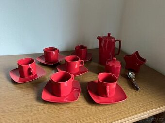 Sada hrnků s podtácky a konvicí Borglass