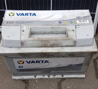 Autobaterie E44 Varta silver 12V 77Ah 780A použitá
