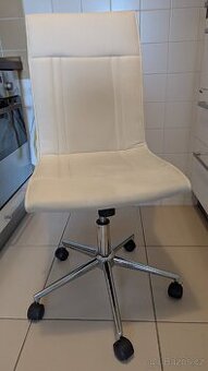 Kancelářská židle s kolečky