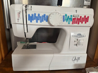 Šicí stroj Victoria