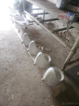 Záchodové mísy a pisoary. Nové.