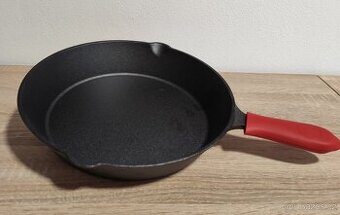 Výprodej profi litinové pánve nové gril, ohniště trouba