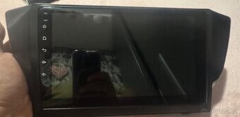 Rádio s navigaci na dotek