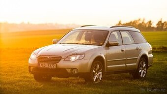 2007 Subaru legacy outback 2.5l Benzín Manuál.