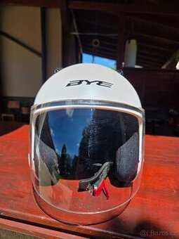 Přilba Bye helmets