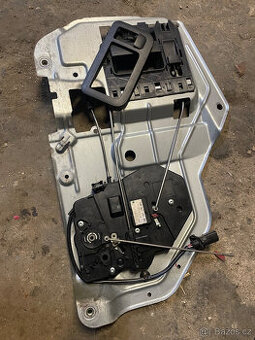 Motor centralu zadnich dveti vw t5 motory steracu