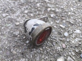 historická zadní svítilna na kolo