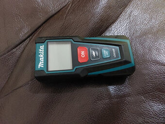 Laser Makita LD030P, dosah 30 m, ZÁNOVNÍ