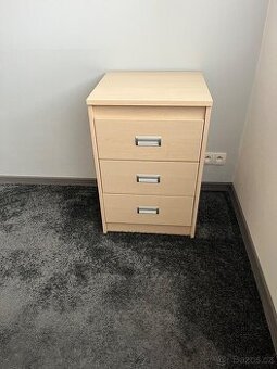 Úzká šuplíková skříňka