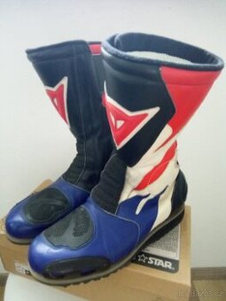 Boty na motorku Dainese