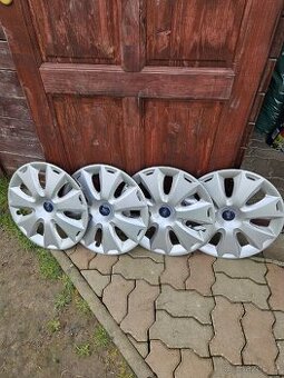 Poklice Ford R16