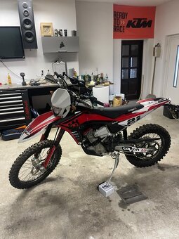 Husqvarna Te 450 (449) 2011