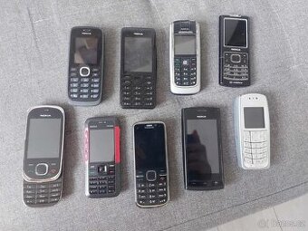 sbirka retro telefonu