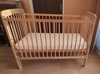 Dětská postýlka s monitorem dechu a matraci