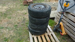Zimní pneu na diskách, 205/60 R 16,vše za 1200,-