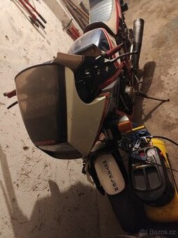 Honda vf750