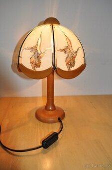 stolní lampa dřevo-sklo