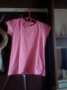 Prodam jednobarevne triko vel.110/116 Lupilu Nove a moc pekn