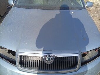 Fabia 1, předfacelift kapota