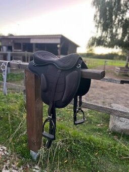 Bezkostrové sedlo HKM 17”