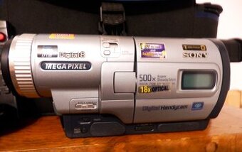 Videokamera Sony Digital 8 Handycam DCR-TRV140E s přísl.