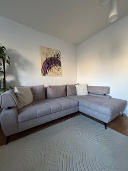 Rohová sedací souprava, světle šedá látka, pravý roh