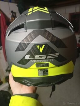 Helma boty rukavice bunda kalhoty