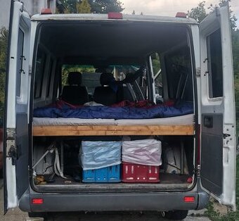 Vymenim Mercedes sprinter 2.2 CDI 60kw osobne auto 9 miestne