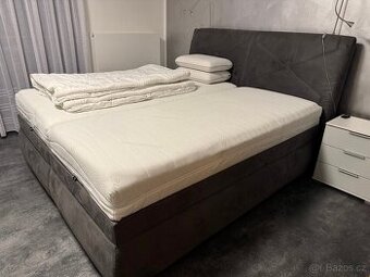 manželská postel s úložným prostorem