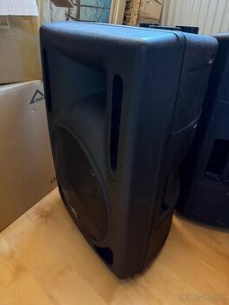 Aktivní reproduktor