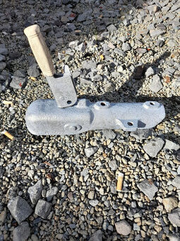 Tažný kloub na přívěsný vozík