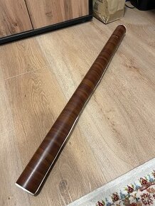 samolepící tapeta dekor ořech