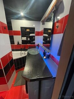 Pračka s vrchním plněním AEG 6000 LAVAMAT, umyvadlo, baterie