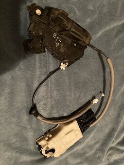 Prodám zámky dveří škoda octavia 3