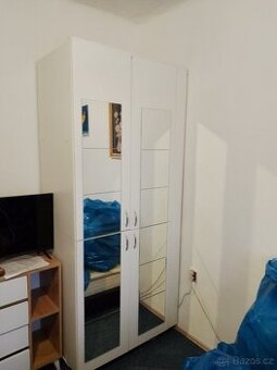 Šatní skříň