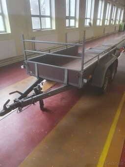 Přívěsný vozík brzděný