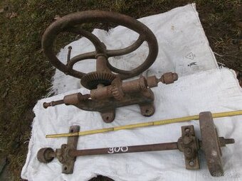 prodám staré hřídele na kotoučové pily či brusky, či na jiné