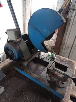 Stolní rozbrušovací pila