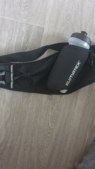 Ledvinka s lahví na pití