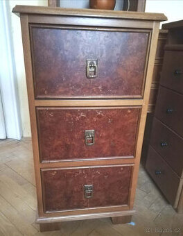 Komoda masivní dřevo