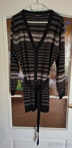 Lehký propínací delší svetřík s páskem