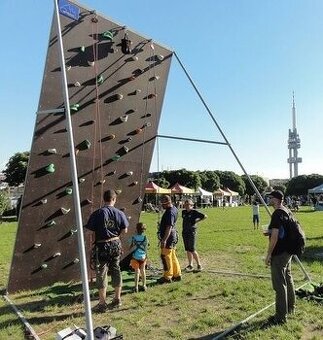 Mobilní lezecká stěna