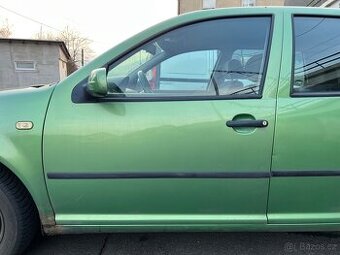 Dvere predni levé vw golf 4 LA6P barva